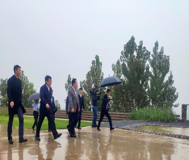 生态灞桥、绿色为先，产城融合、宜业宜居——省委常委、市委书记王浩调研“四季白鹿原游客中心”项目